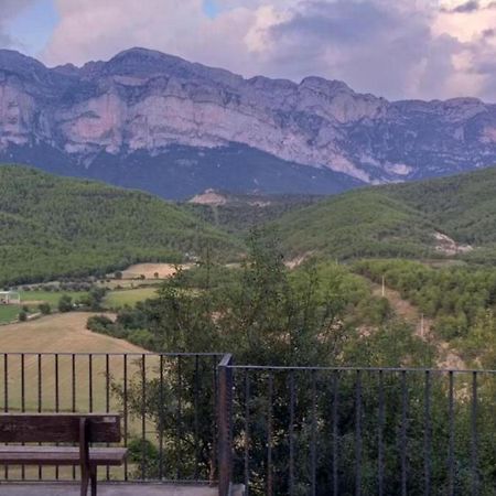 Vistas A La Montana En Un Pueblo Con Encanto. El Pueyo de Araguás Exterior foto