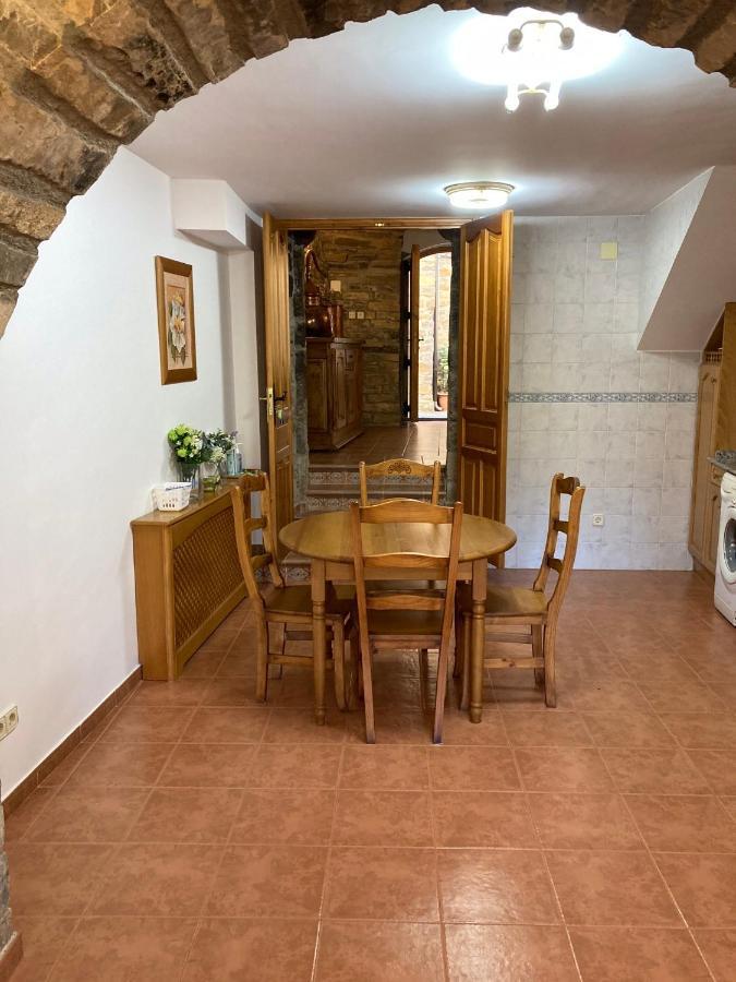 Vistas A La Montana En Un Pueblo Con Encanto. El Pueyo de Araguás Exterior foto