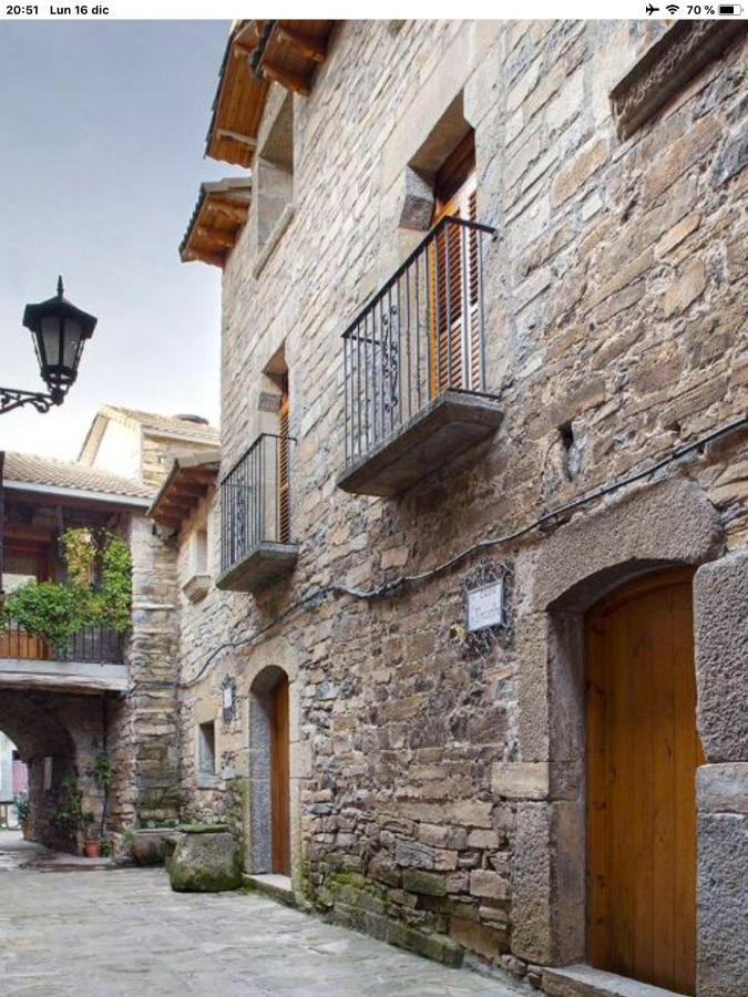 Vistas A La Montana En Un Pueblo Con Encanto. El Pueyo de Araguás Exterior foto