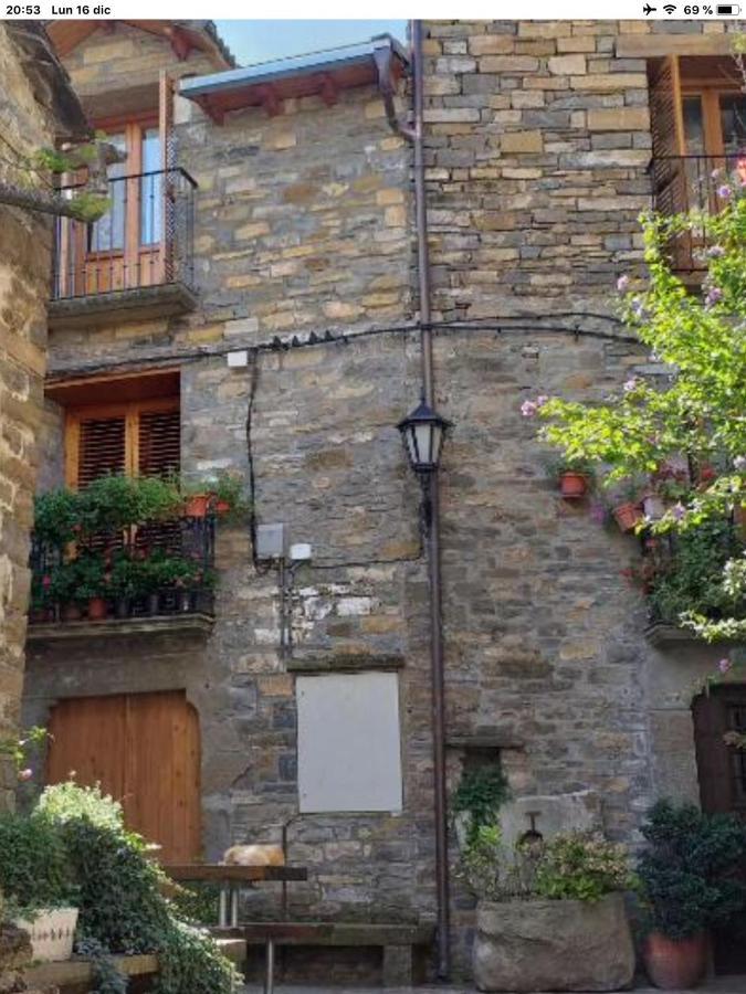 Vistas A La Montana En Un Pueblo Con Encanto. El Pueyo de Araguás Exterior foto